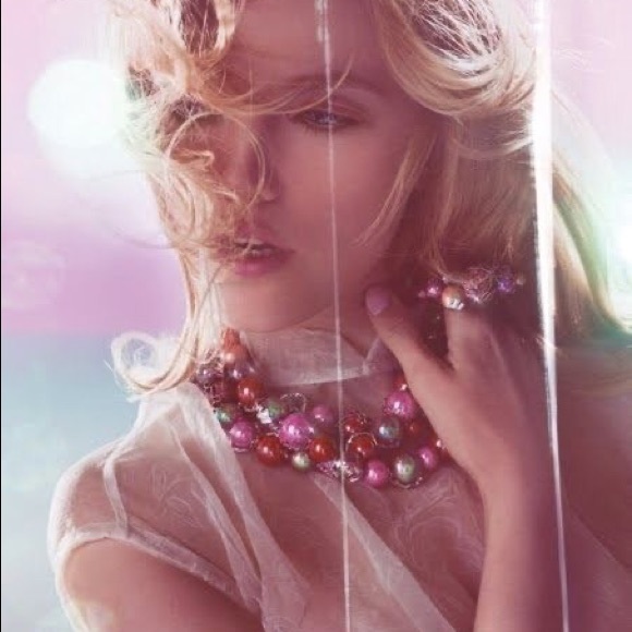 ✨ SWAROVSKI NELIA NECKLACE✨ - Picture 2 of 4